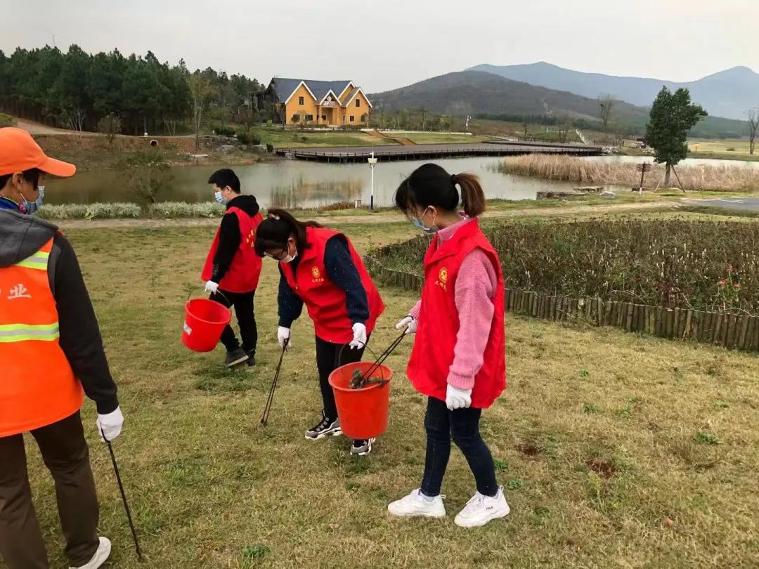 我区文旅局开展爱国卫生度假区环境大扫除活动