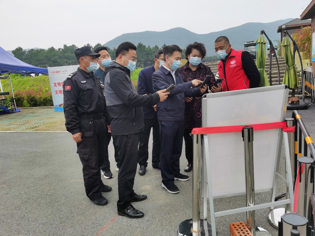 俞晓华带队检查半汤温泉养生度假区安全生产和疫情防控工作