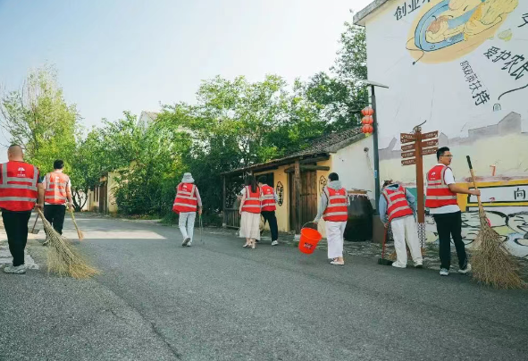 半汤温泉养生度假区联合汤山村开展“城市精细化管理”志愿服务活动